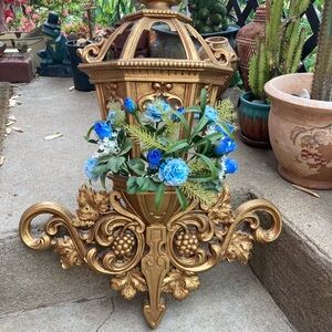 Vintage HOMCO Gold Hollywood Regency Wall Lantern Plaque with Removable Flowers